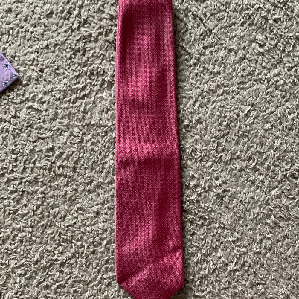 Pink tie
